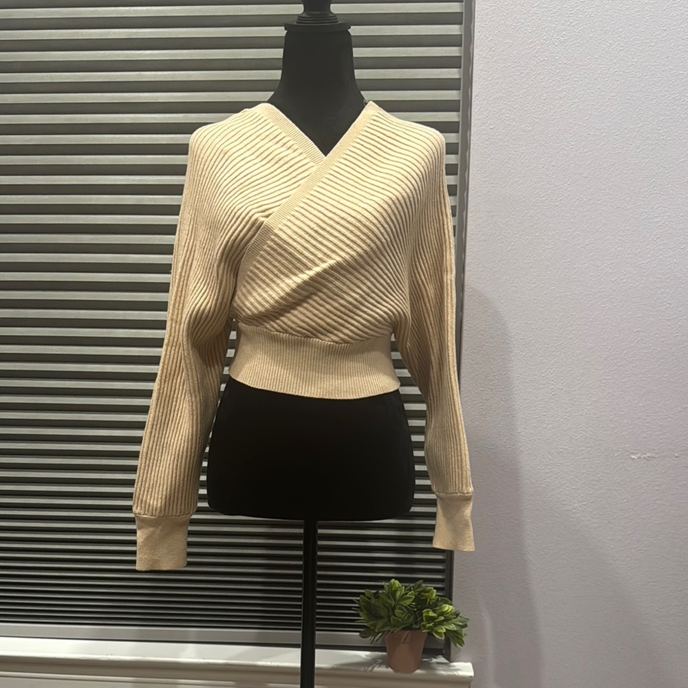 Windsor Cream V-Neck Cropped Sweater